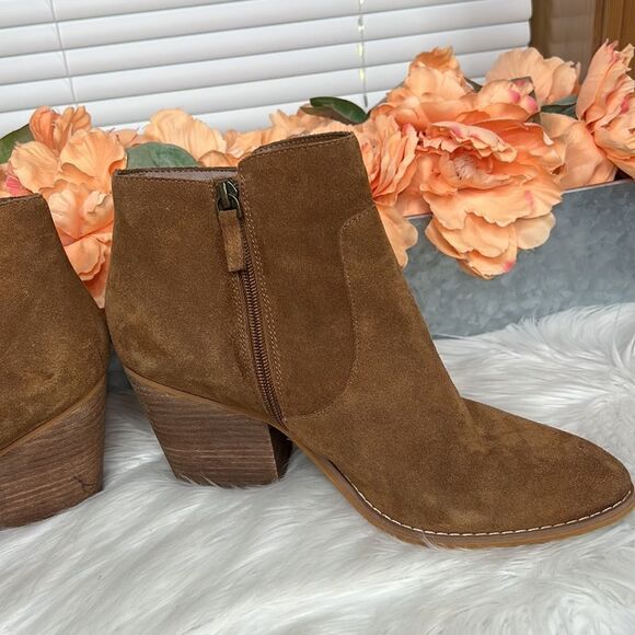 Treasure and Bond Windsor Booties - Picture 6 of 11